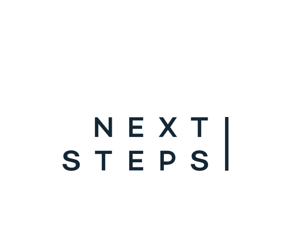 Logotipo sukūrimas <br/> verslo konsultacijų įmonei „Next steps“